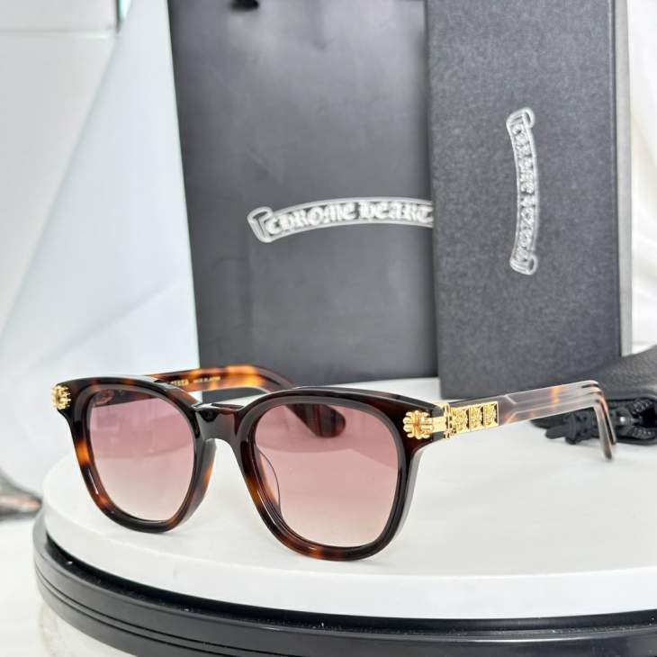 Picture of Chrome Hearts Sunglasses _SKUfw72188502fw